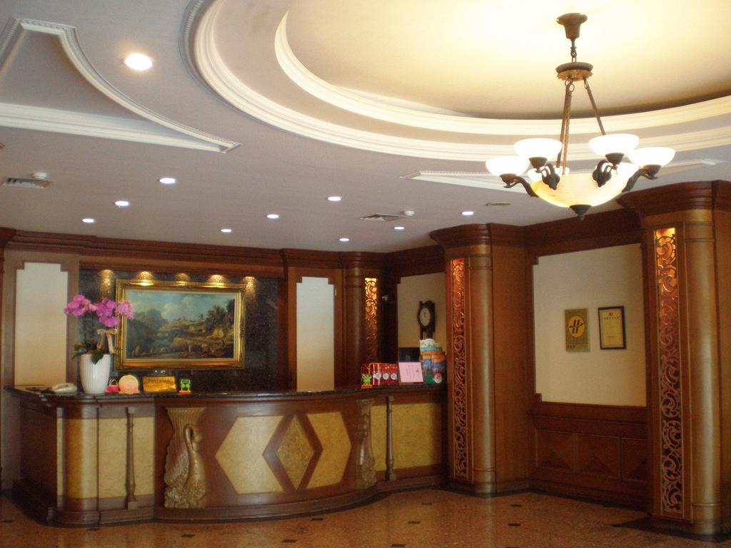 Emperor Hotel Kaohsiung Exteriör bild