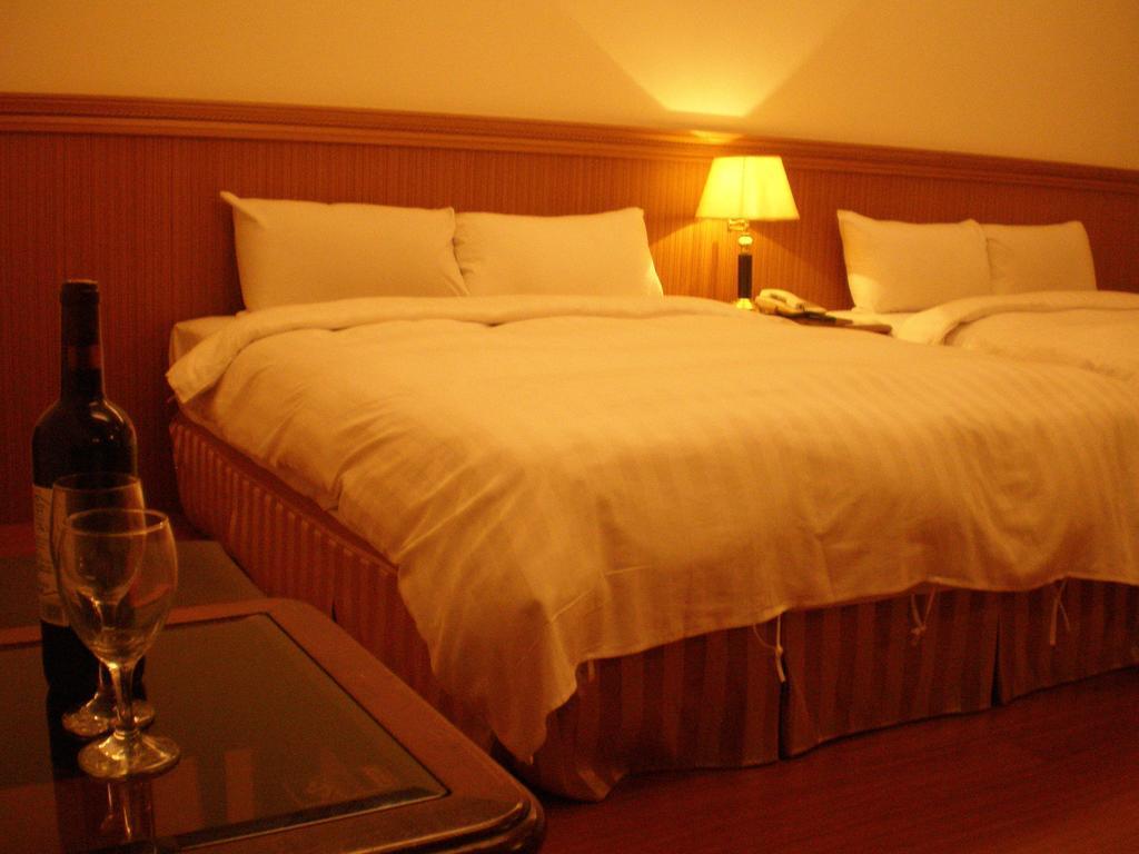 Emperor Hotel Kaohsiung Rum bild