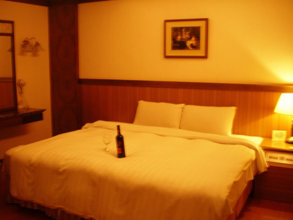 Emperor Hotel Kaohsiung Rum bild