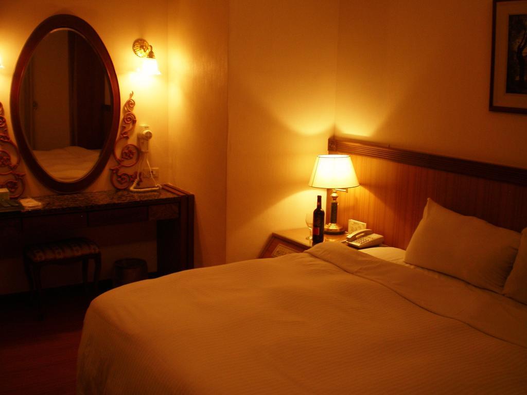 Emperor Hotel Kaohsiung Rum bild