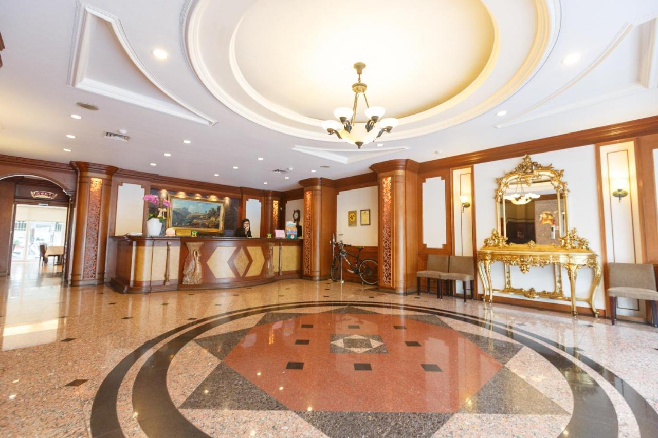 Emperor Hotel Kaohsiung Exteriör bild